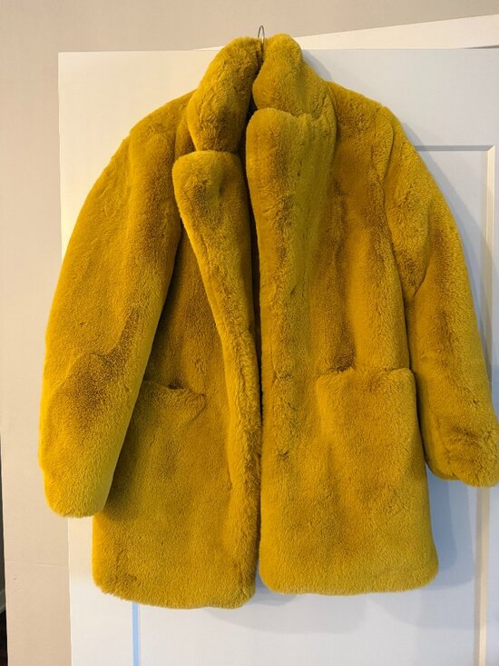 Nasty Gal Jackets & Blazers - Faux Fir Gold/Yellow Women's coat size M - Nasty Gal - Excellent Condition